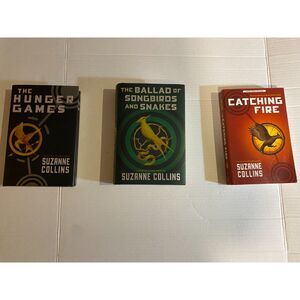 Suzanne Collins The Hunger Games Catching Fire book lot of 3